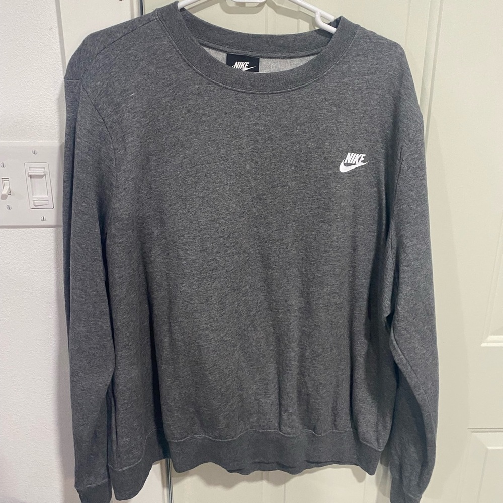 Women’s Nike crewneck sweater